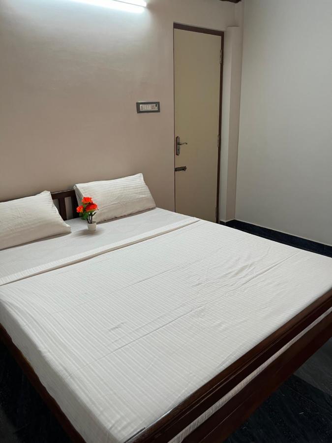 Serenity Bay Home Stay Пондичери Екстериор снимка